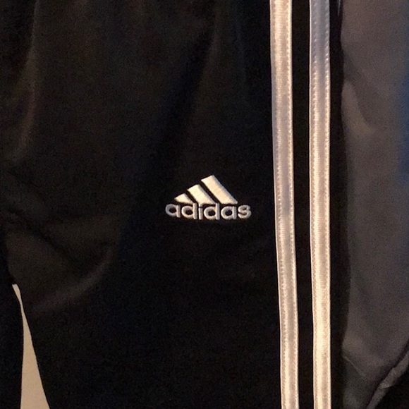 Adidas track jacket & bottom set size 24 months TOTAL OF 3 SETS (3 TOPS 3 PANTS) - Picture 6 of 16